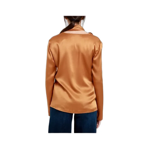 Long-Sleeved Shirt