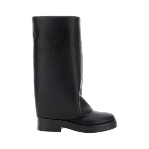 Loose Boots