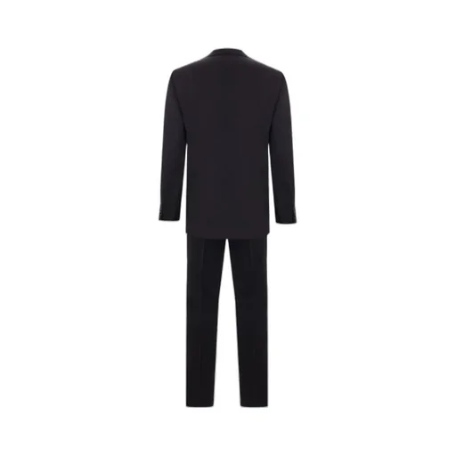 Long-Sleeved Suit