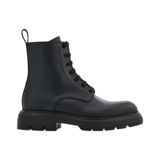 Short Boots With Lace On The Front