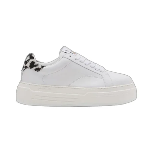 Thick Sole And Low-Cut Sneakers