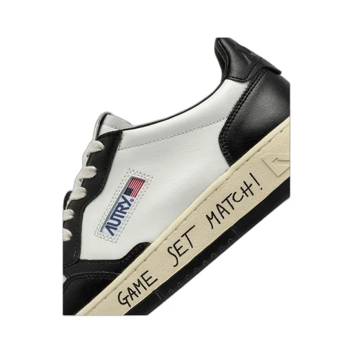 Autry Medalist Low-Top Sneakers