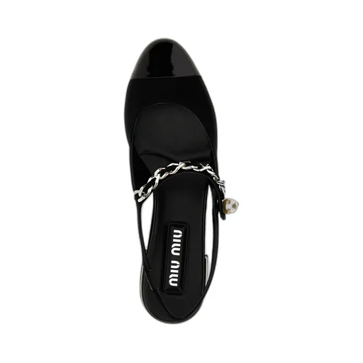 Round-Headed Flat Sandals
