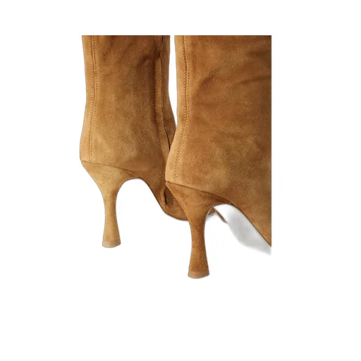 Horn And Boots