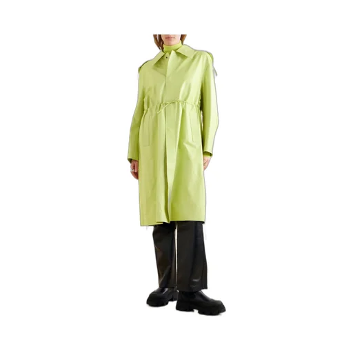 Long-Sleeved Windbreaker