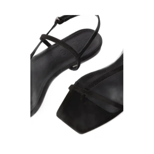 Square Head Flat-Soled Sandals