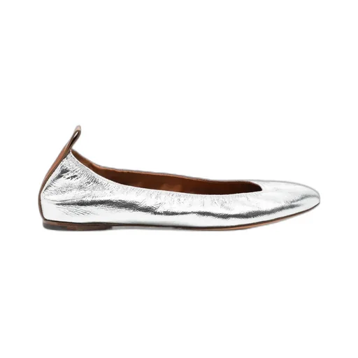 Wear Ballet Shoes With A Round Head