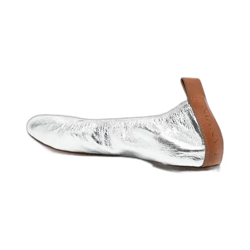 Wear Ballet Shoes With A Round Head