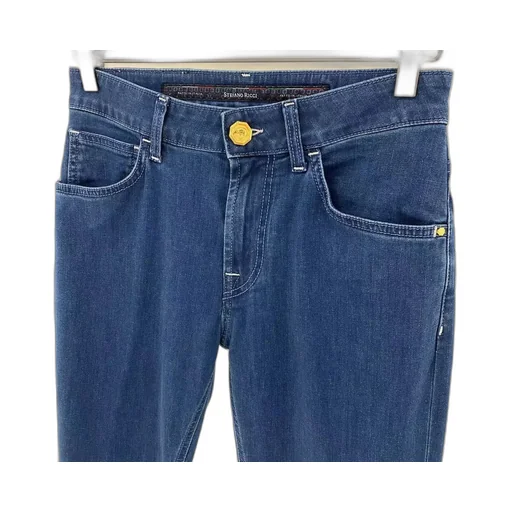Belt-Loop Jeans