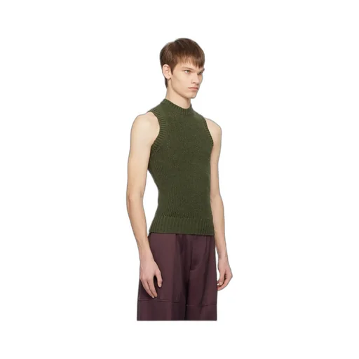 Round Collar Sleeveless Vest