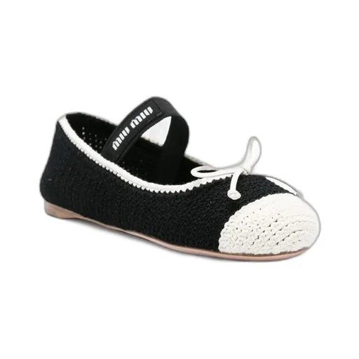 Bow-Decorated Flat Shoes