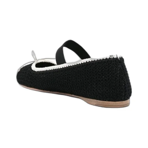 Bow-Decorated Flat Shoes