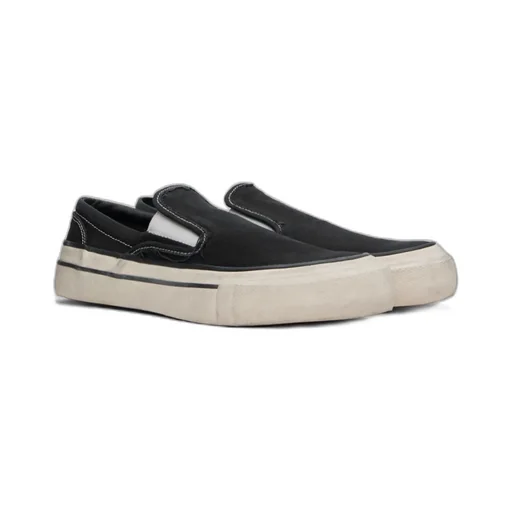 Making Used Flat Casual Shoes