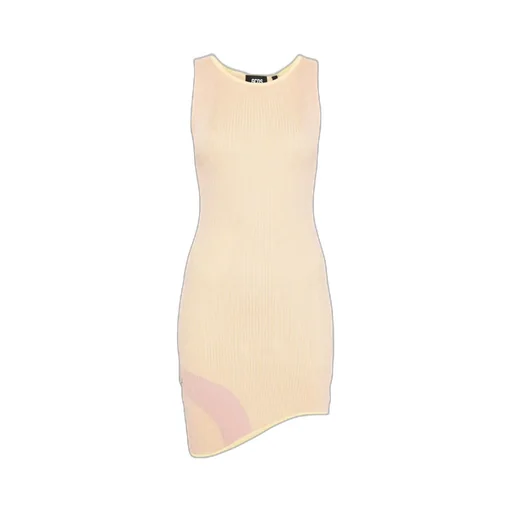 A Round-Necked Color Dress