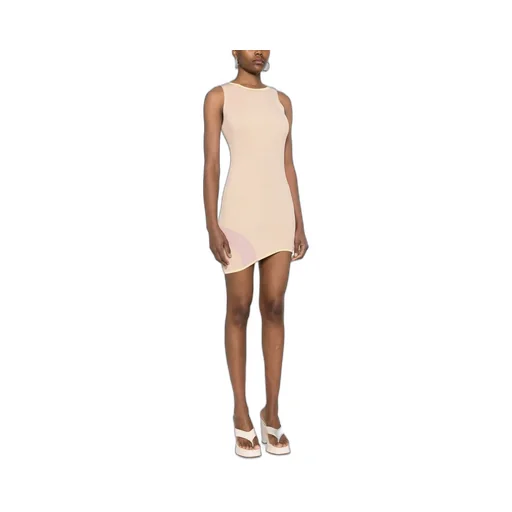 A Round-Necked Color Dress