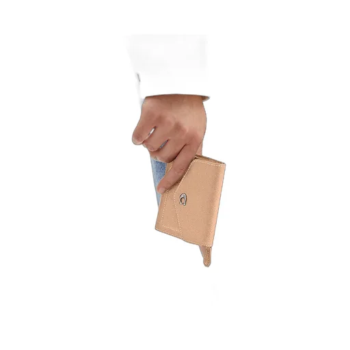Small Wyn Leather Wallet
