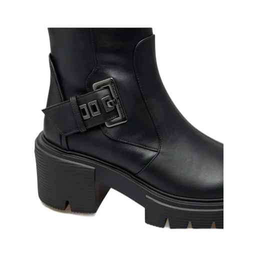 Stuart Weitzman Soho Buckle Detailed Boots