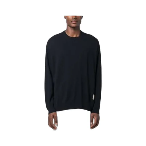 Long-Sleeved Round-Neck Sweater