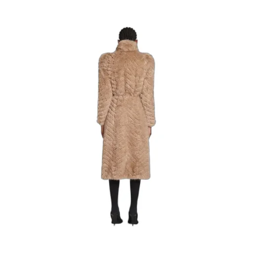 Round Shoulder Fitted Coat In Beige