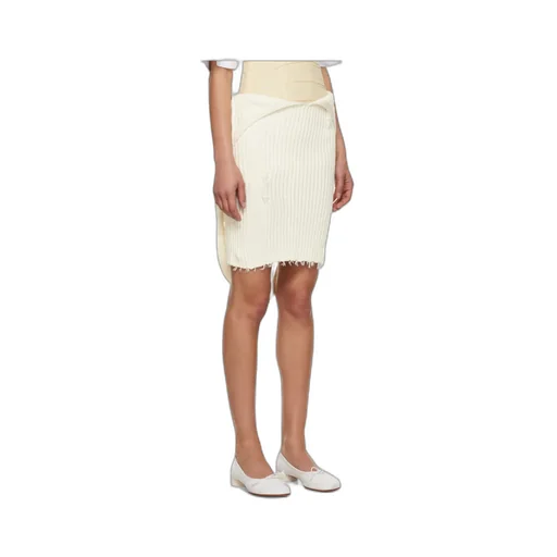 Make An Old Rough-Rimmed Skirt