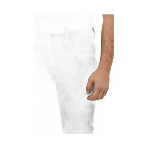 2019 Slim-Cut Denim Jeans