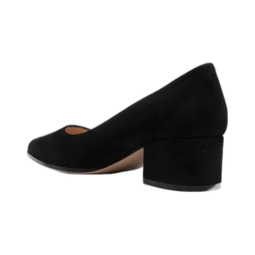 Gianvito Rossi Piper Pointed Toe Pumps