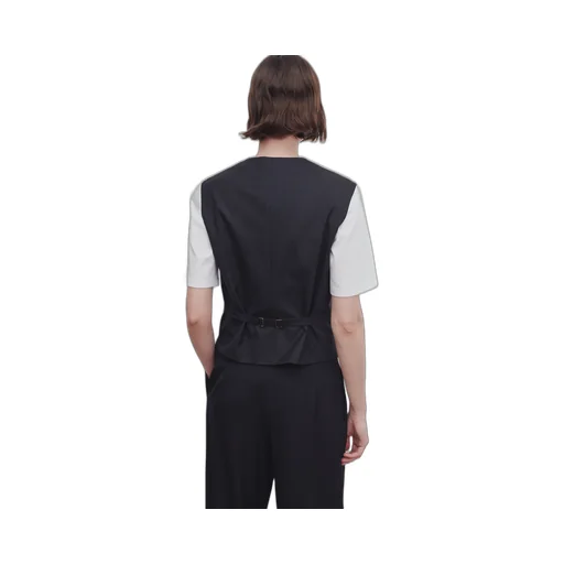 Logo Vest