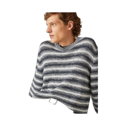 Round Neck Sweater