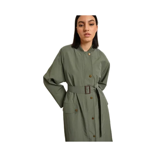 Long-Sleeved Windbreaker