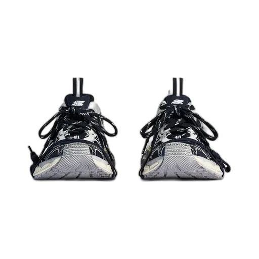 3Xl Split Logo Sneaker
