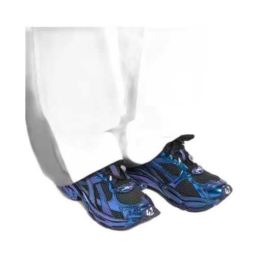 Runner Iridescent Sneaker