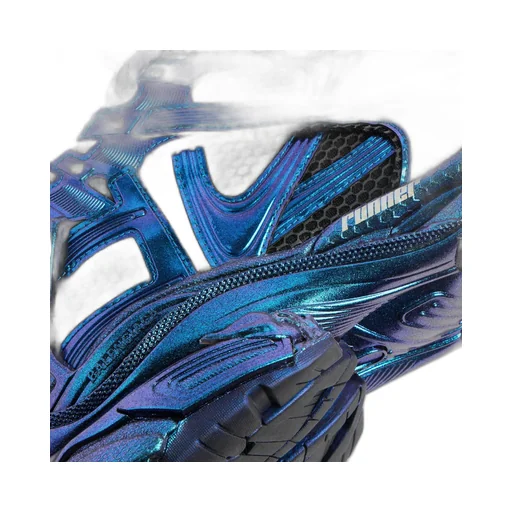 Runner Iridescent Sneaker