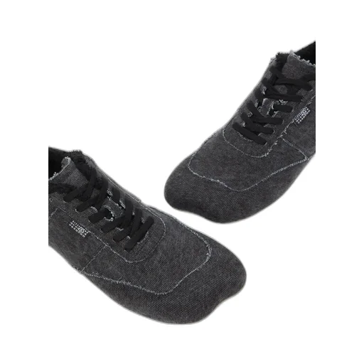 Anatomic Canvas Sneaker