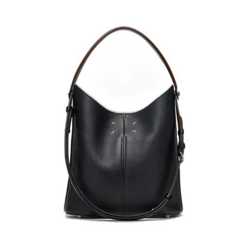 Dress-Age Hobo