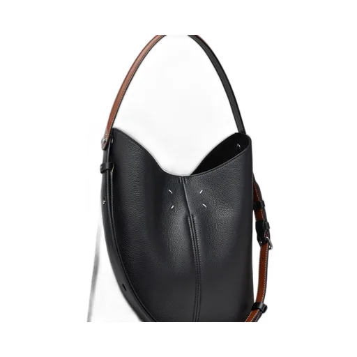 Dress-Age Hobo