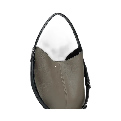 Dress-Age Hobo
