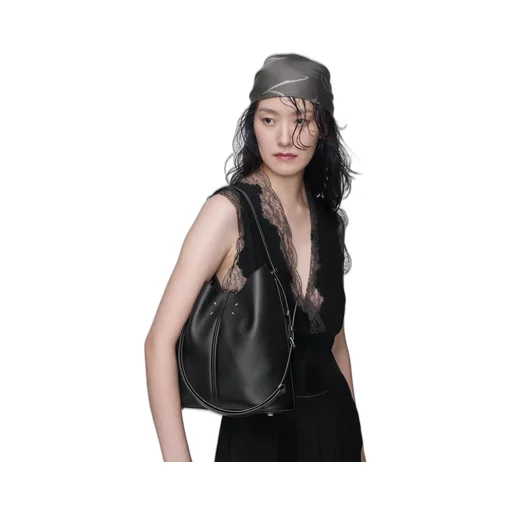 Dress-Age Hobo