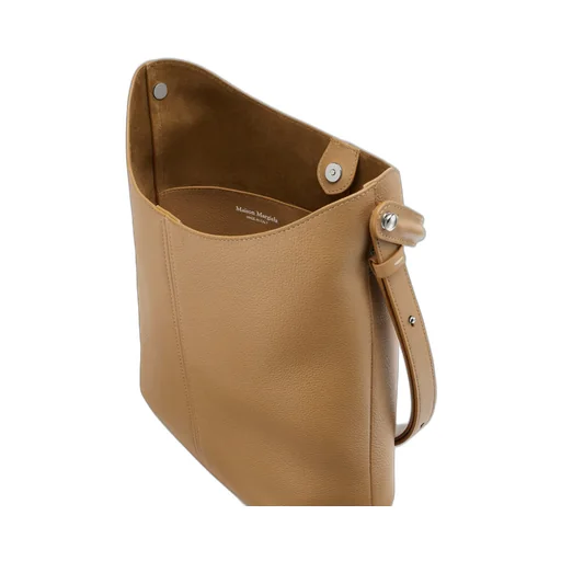 Dress-Age Hobo