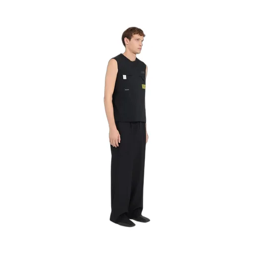 Reversed Sleeveless Shirt