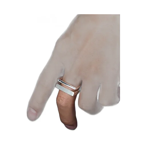 Different Width Ring With Hair Line