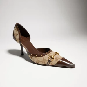 Savoy Pump