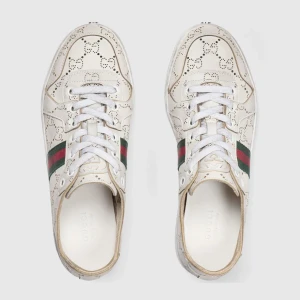 Stretch Low-Top Trainer