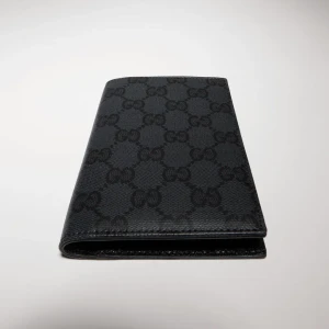 Gucci Essence Classic Passport Case