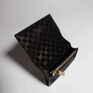 Bi-Fold Card Case With Gucci Lettering
