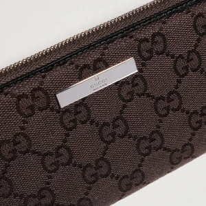 Long Wallet With Gucci Plaque