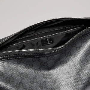 Gucci Essence Classic Medium Crossbody Bag
