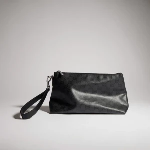 Gucci Essence Classic Small Pouch