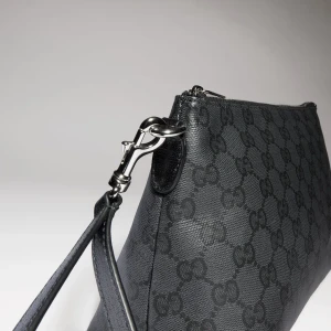 Gucci Essence Classic Small Pouch