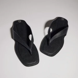 Thong Sandal With Interlocking G
