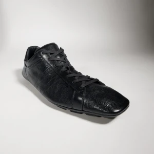 Lace-Up Driver